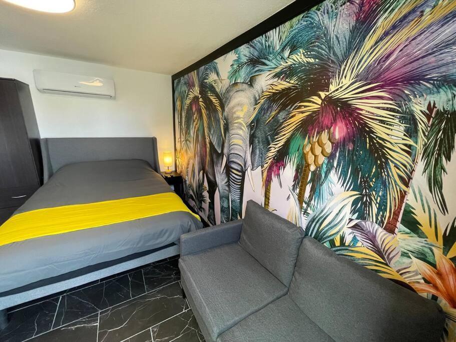 Your Tiny Downtown With Backyard Unit D Apartment